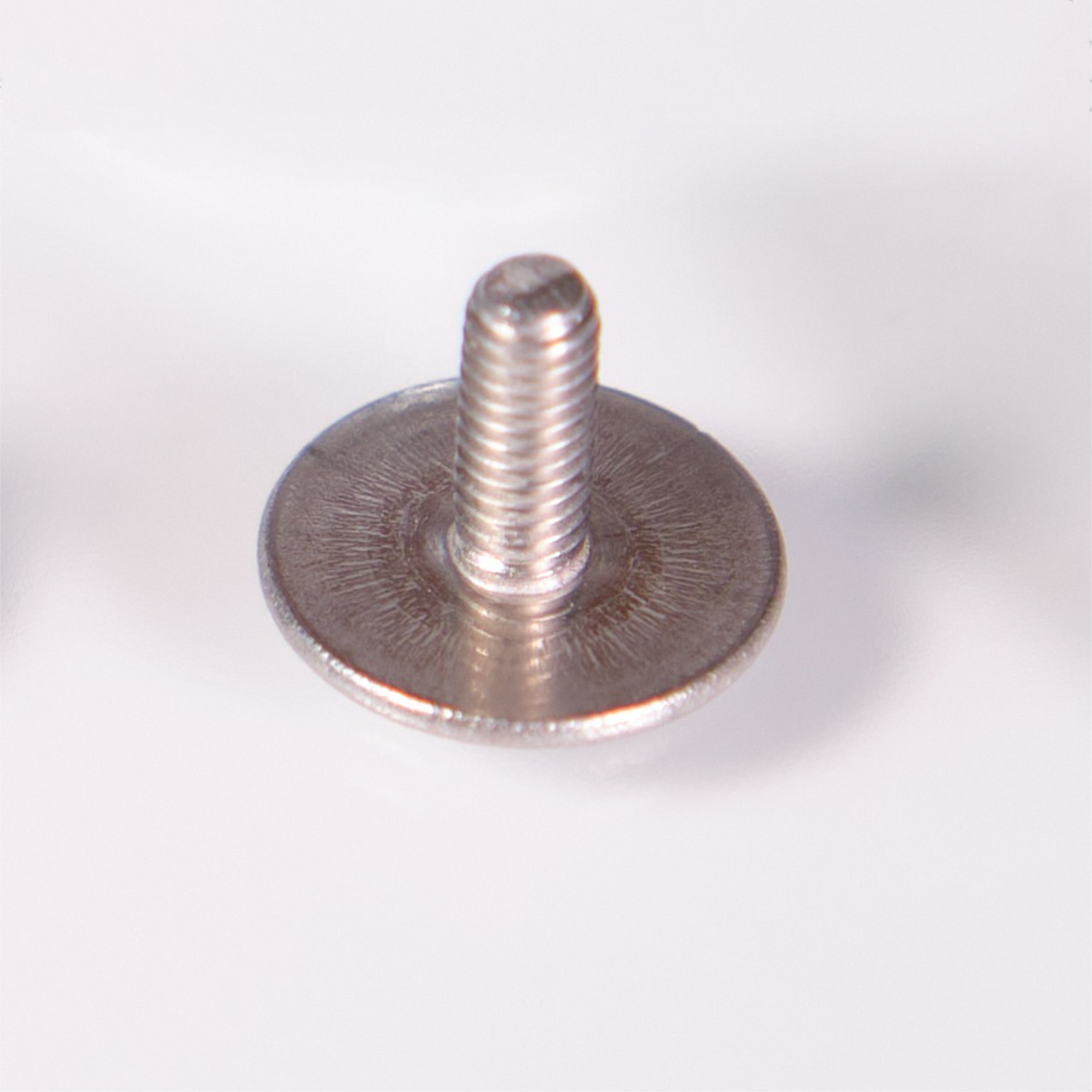 Cold forged round head bolts with external thread