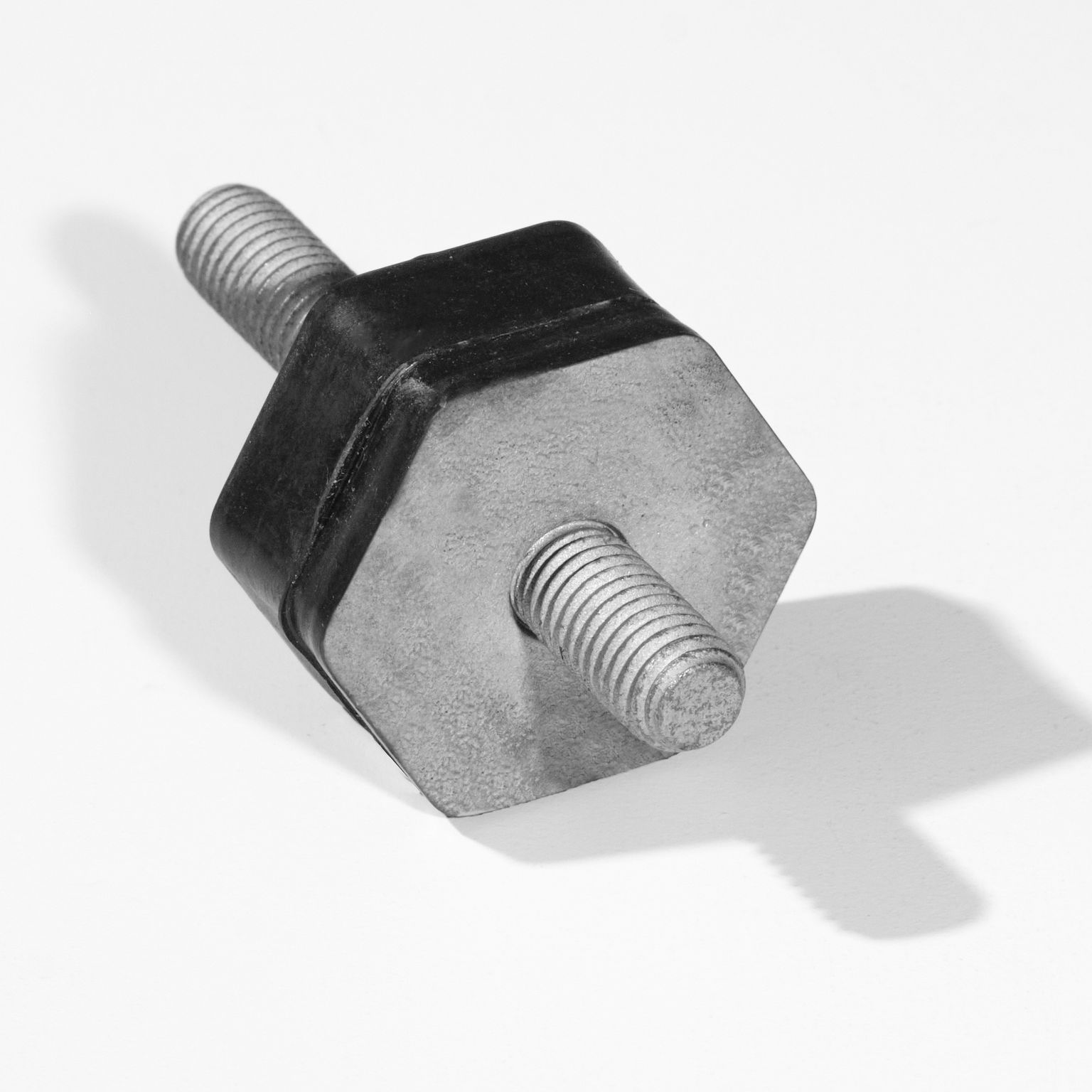 Fließpressteil für Gummi­-Metall­-Puffer